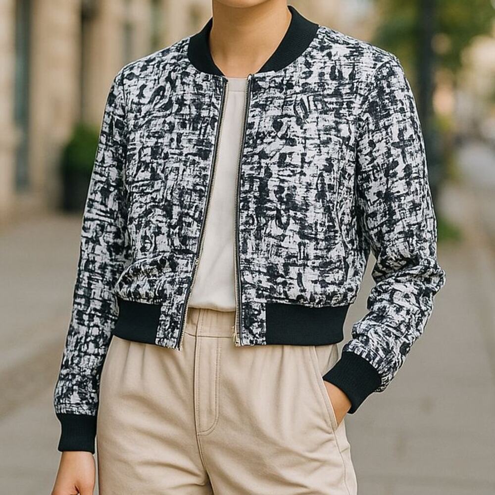 Hollister Crop Black and White Print Lightweight Jacket Size Med NWT